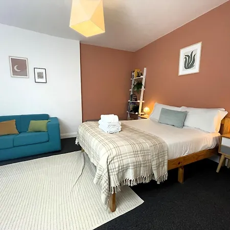 Contemporary Garden Flat In Clifton アパート