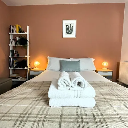 Apartment Contemporary Garden Flat In Clifton *