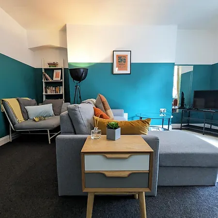 Apartment Contemporary Garden Flat In Clifton Bristol