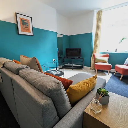 Contemporary Garden Flat In Clifton Apartment Bristol