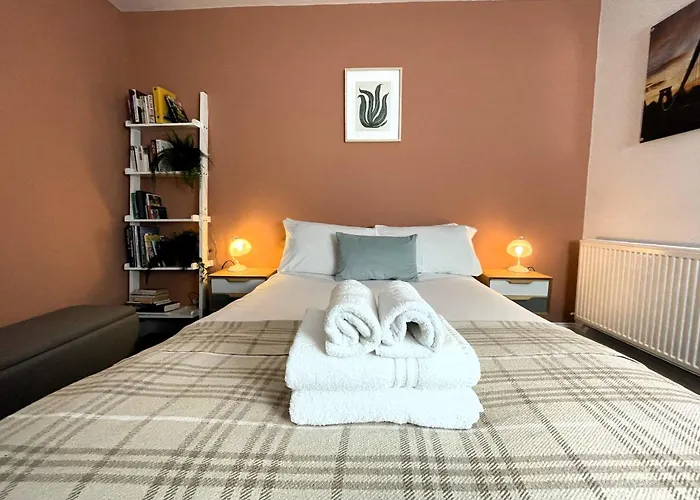 Apartment Contemporary Garden Flat In Clifton *