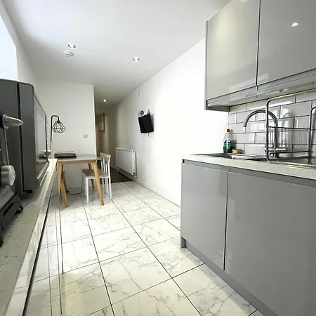 Lägenhet Contemporary Garden Flat In Clifton