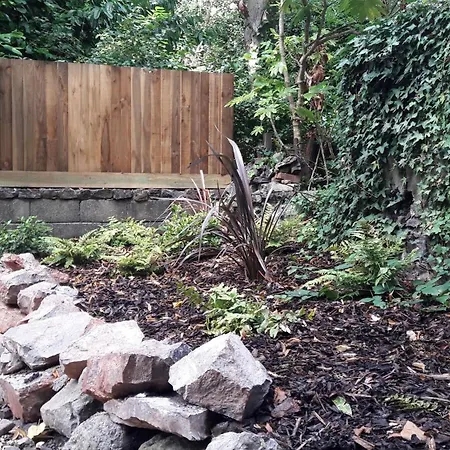 Contemporary Garden Flat In Clifton דירה *