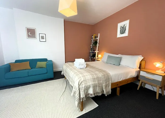 Contemporary Garden Flat In Clifton Apartmán